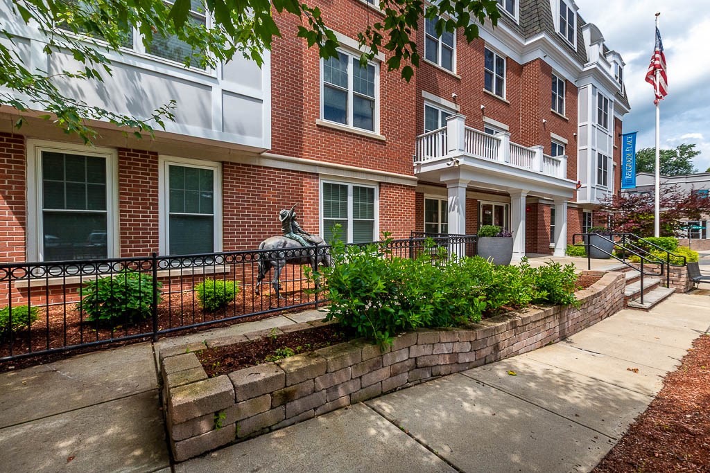 446 Belgrade Ave 408