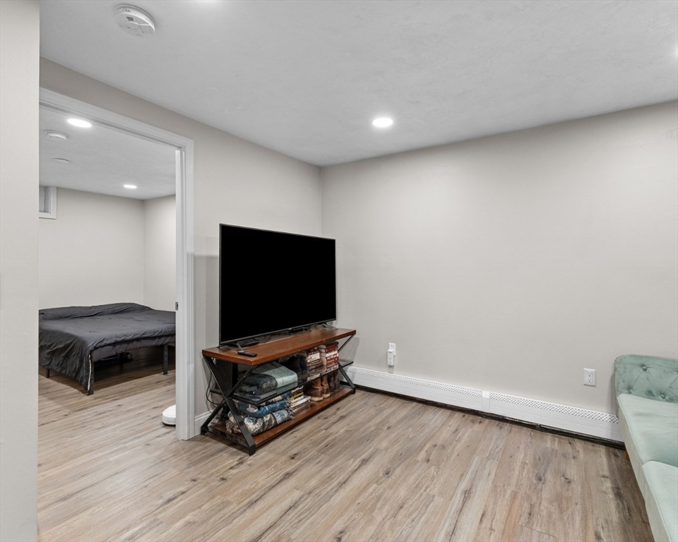 22 Gilboa St 1