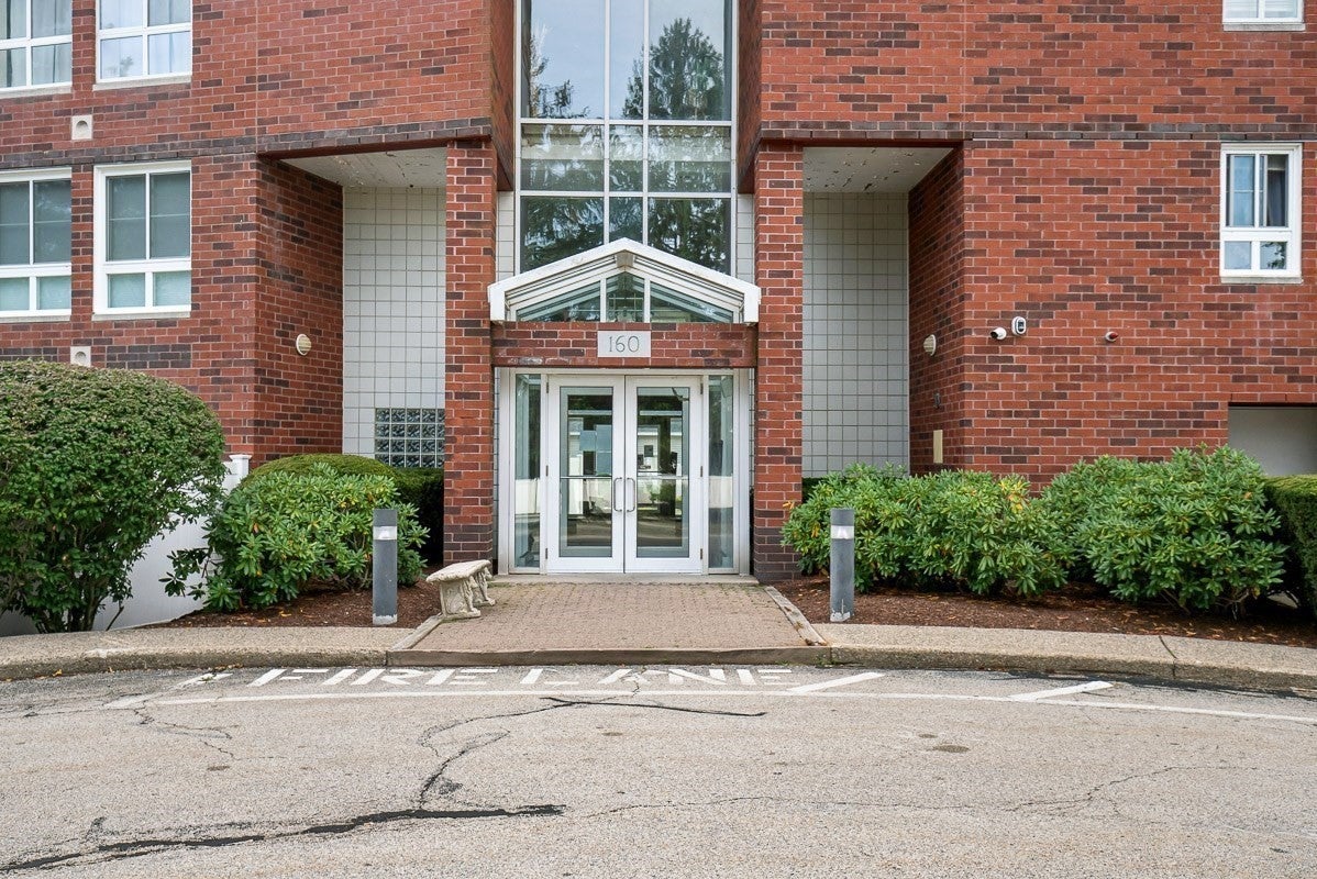 160 Burkhall St 604