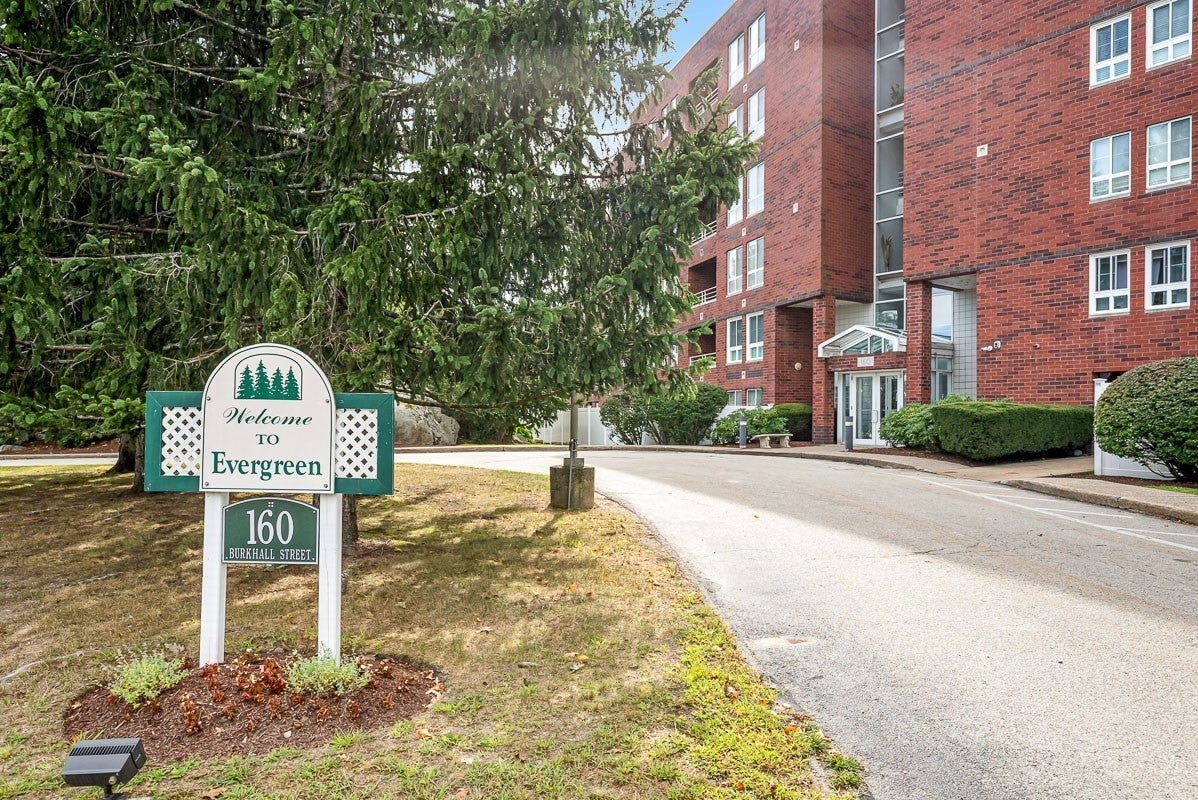 Photo of 160 Burkhall St, Weymouth, MA