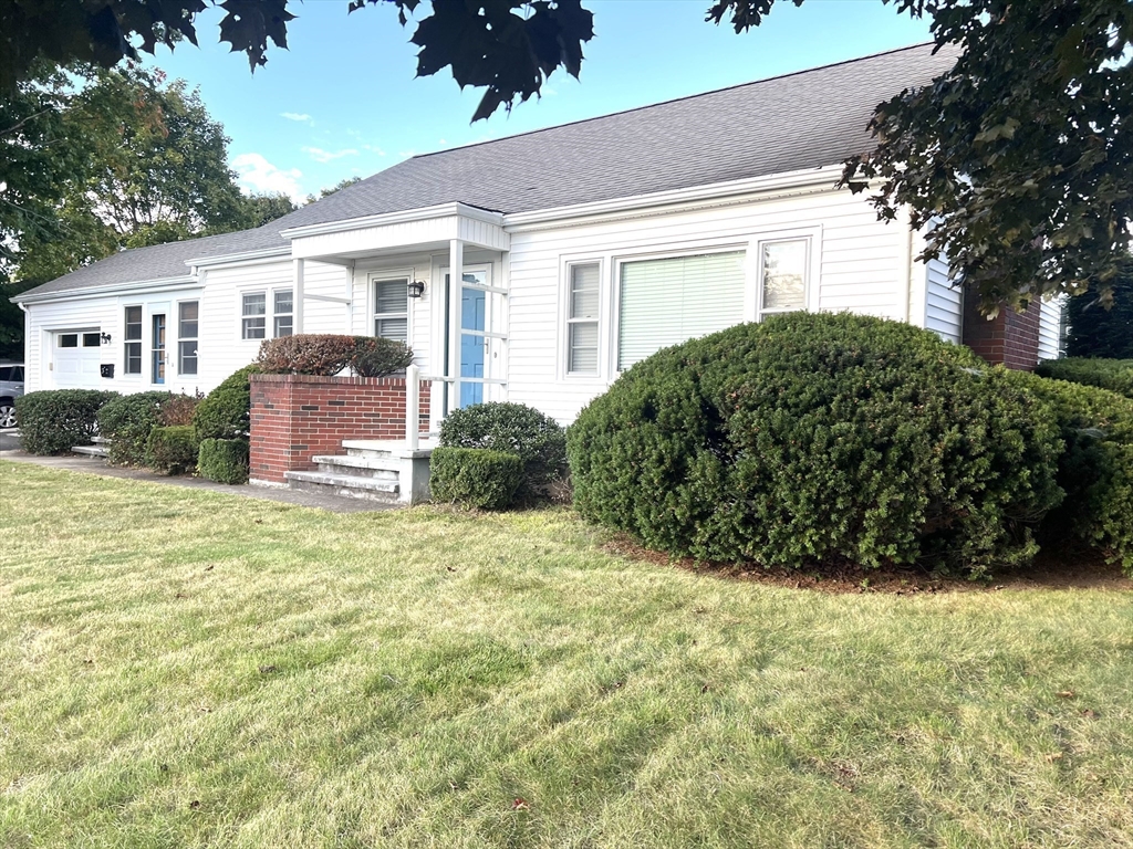 32 Brodeur Ave