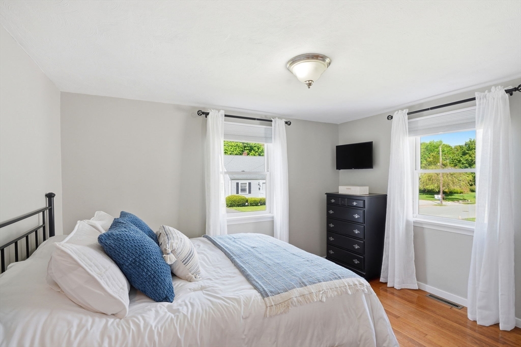 77 Weyham Rd, Weymouth, MA Photo #12