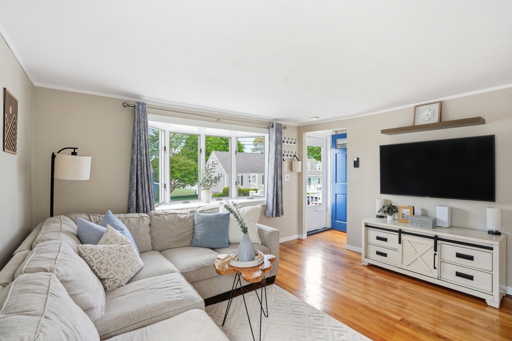 77 Weyham Rd