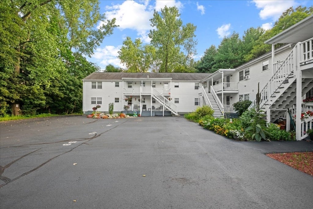 17 Wysocki Dr 42