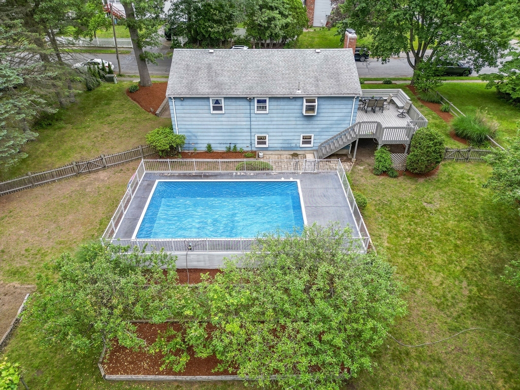 10 Tamarack Road