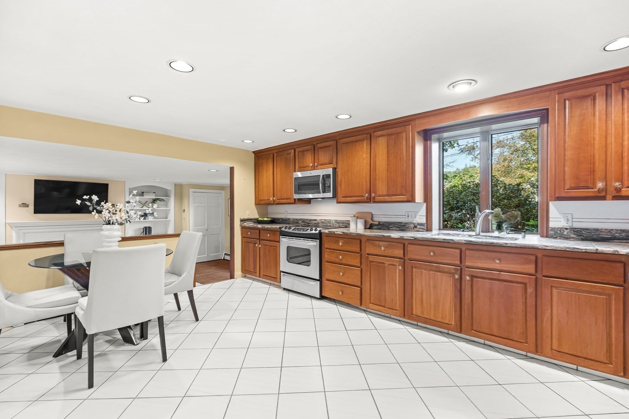 1 Overlook Way, Winchester, MA, 1 Overlook Way, Winchester, MA Photo #11