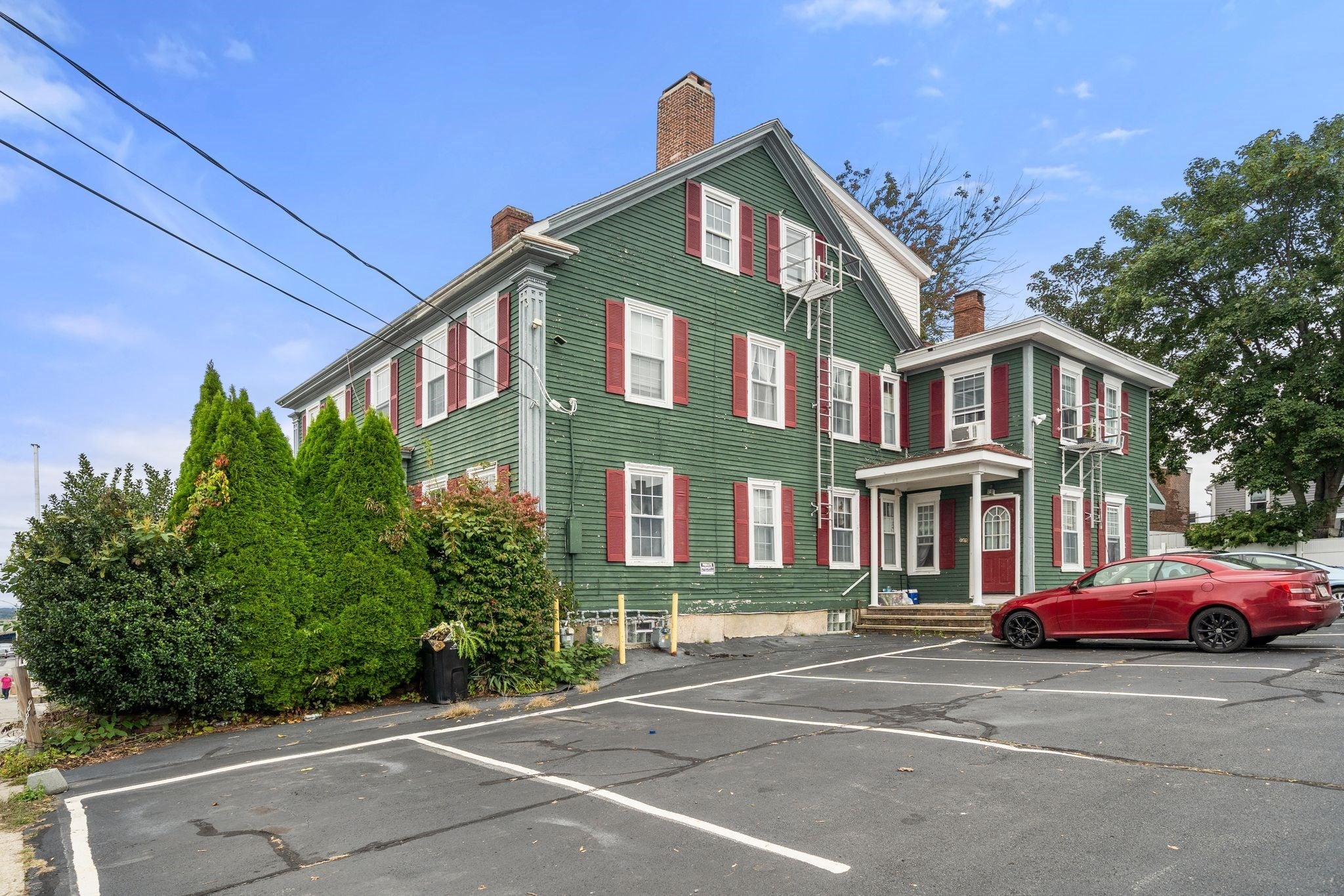 284 Bank St