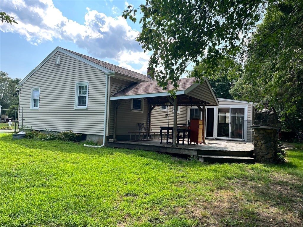 91 Pageotte St, Acushnet, MA Photo #22