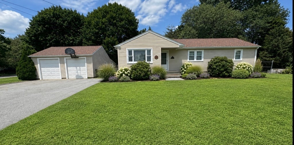 91 Pageotte St, Acushnet, MA Photo #1