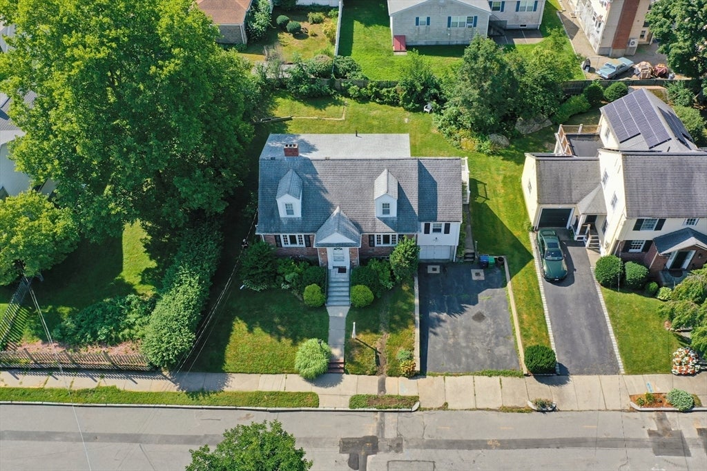 70 Oakdale Rd