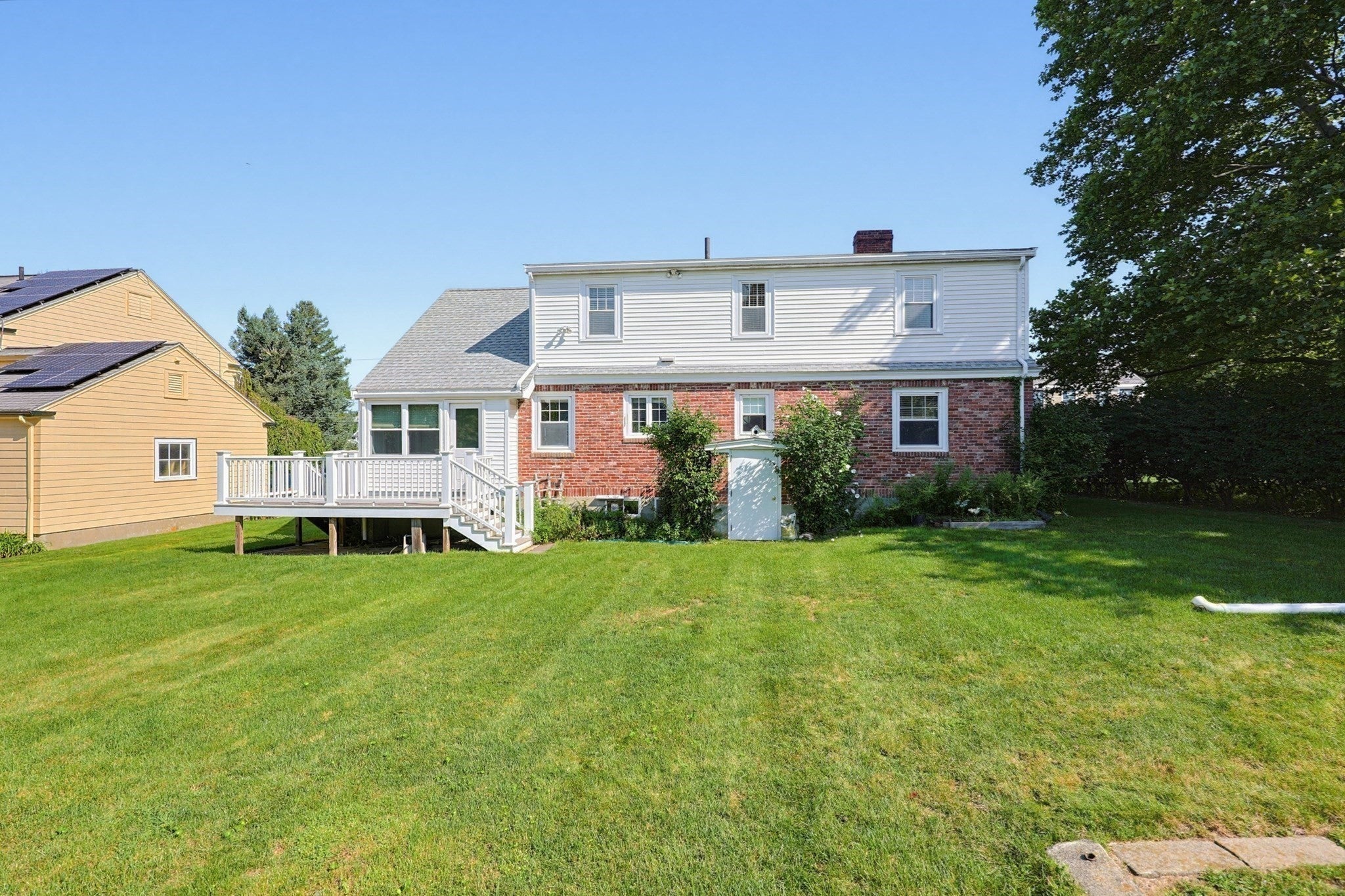 70 Oakdale Rd, Newton MA 02459