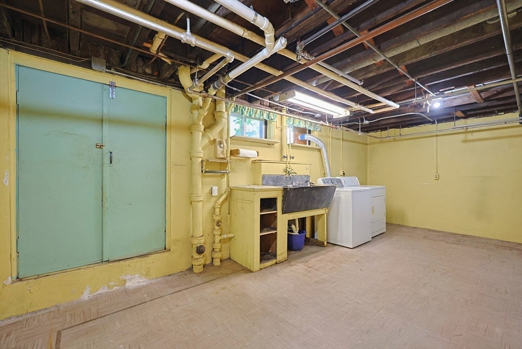 70 Oakdale Rd, Newton, MA Photo #28