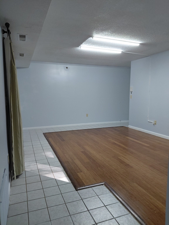 124 Tennis Plaza Rd 51