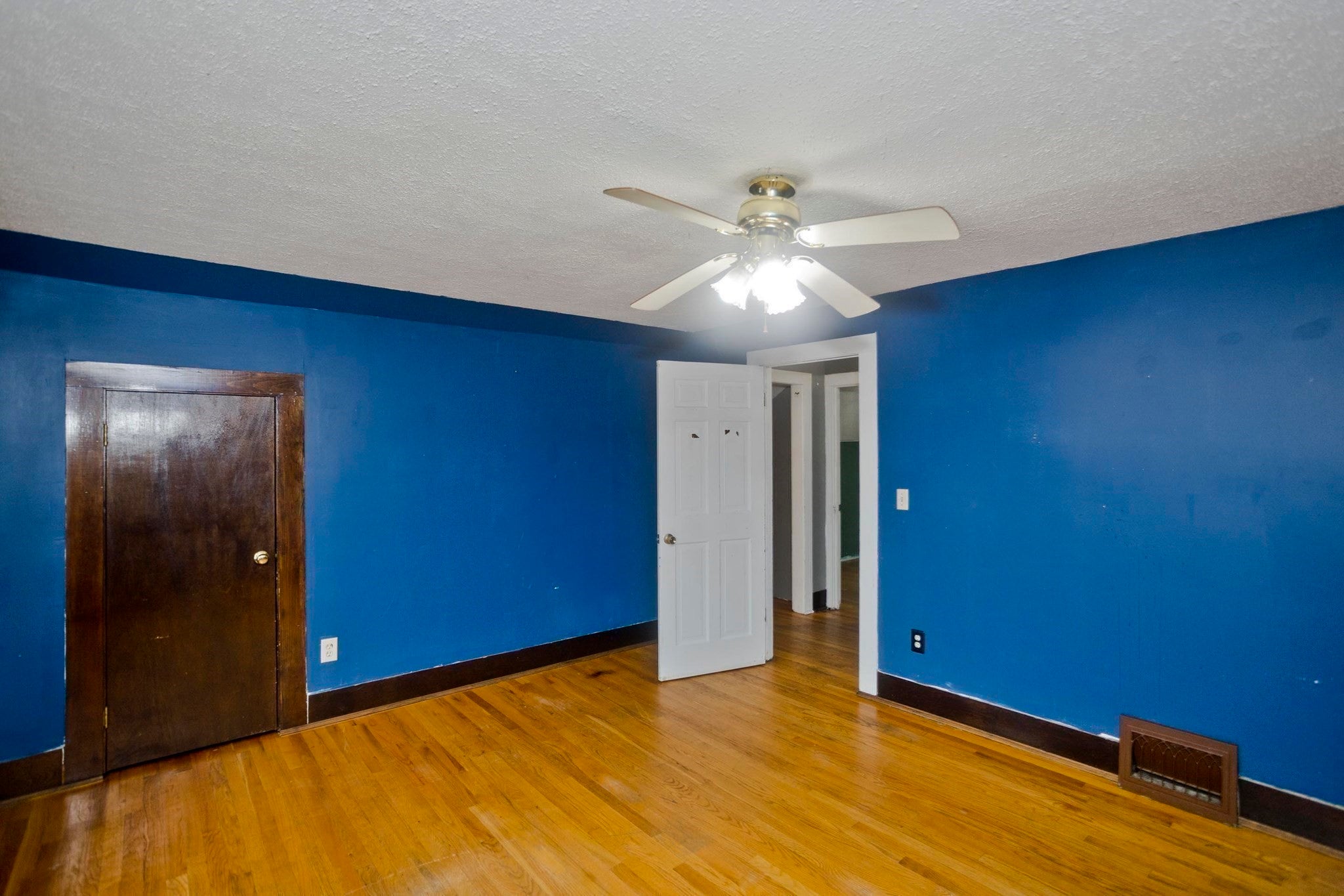1439 Worcester St, Springfield, MA Photo #22