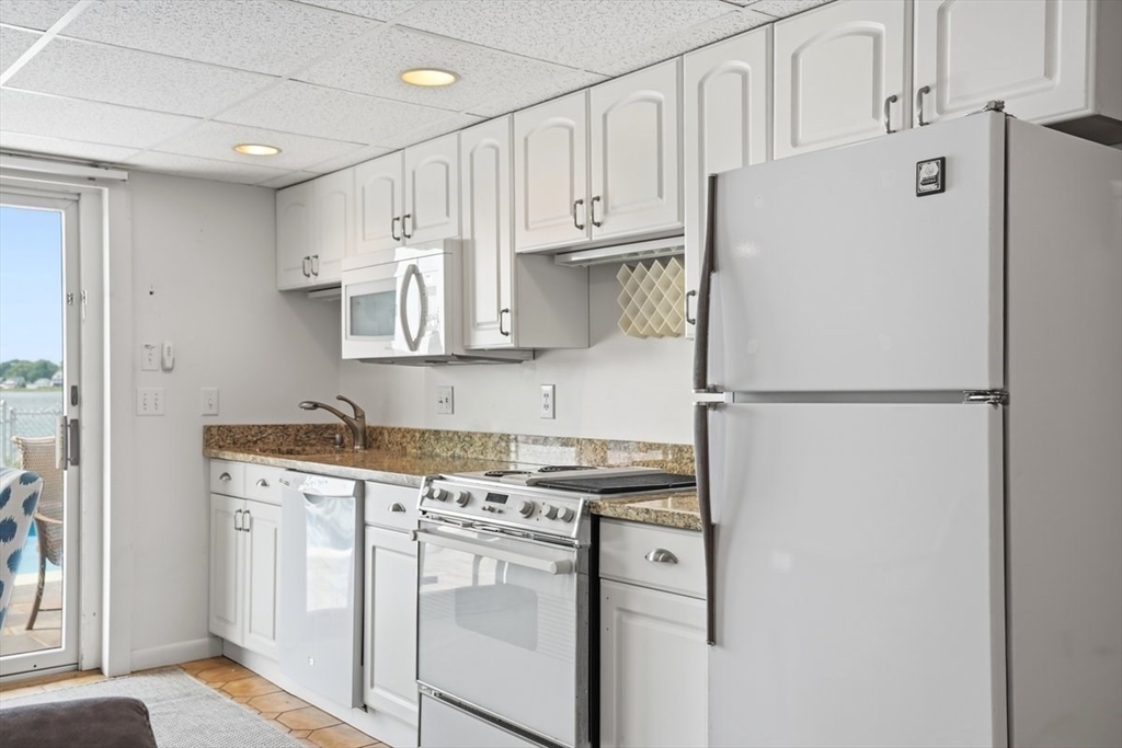 79 Edgewater Dr, Wareham, MA Photo #14