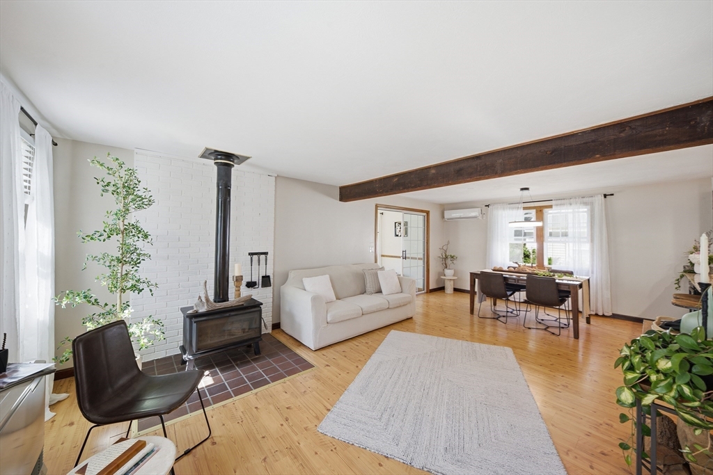 34 Maple Rd
