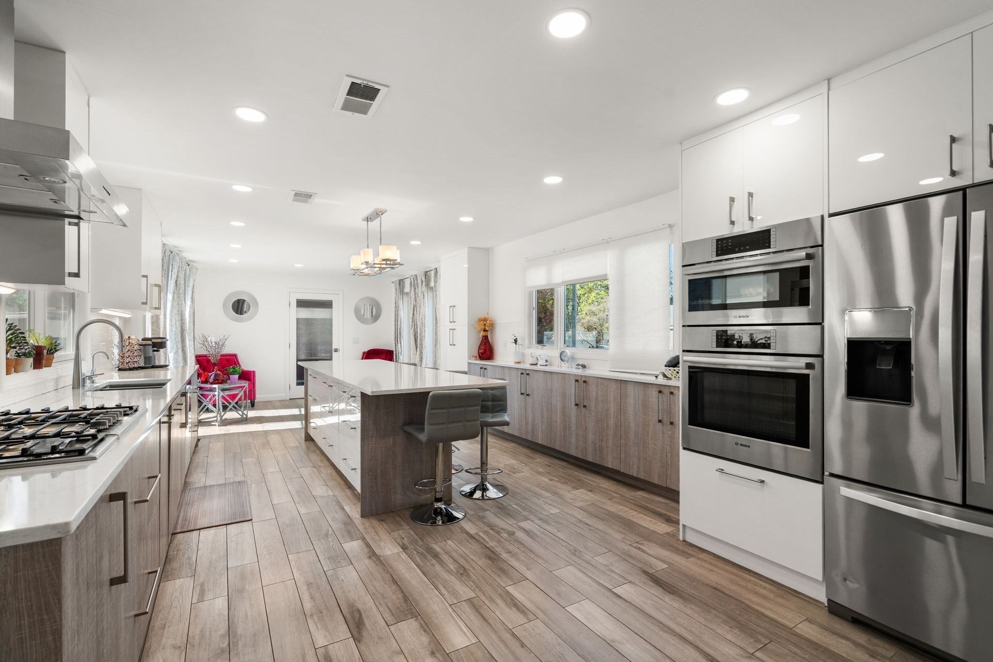 Photo of 581 California ST, Newton, MA