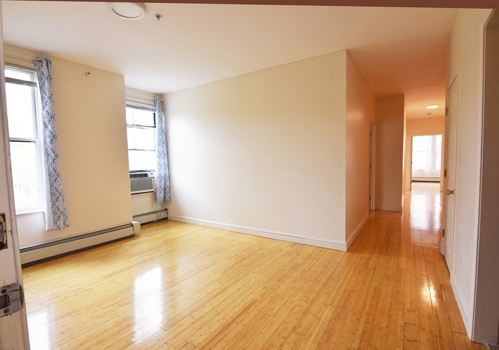 352 Blue Hill Ave #8, Boston, MA Photo #4