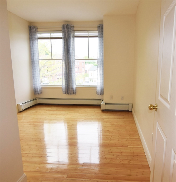 352 Blue Hill Ave #8, Boston, MA Photo #19
