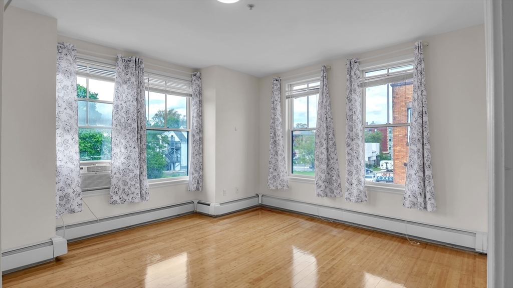 352 Blue Hill Ave #8, Boston, MA Photo #10