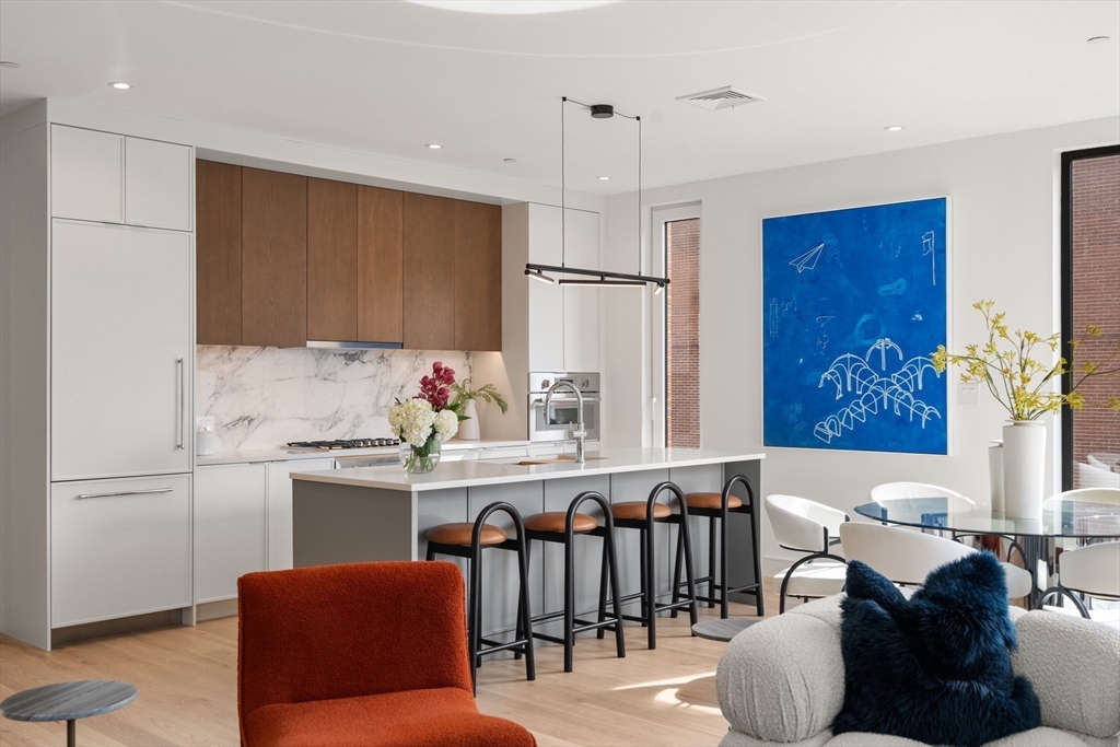 595 Albany Street 302