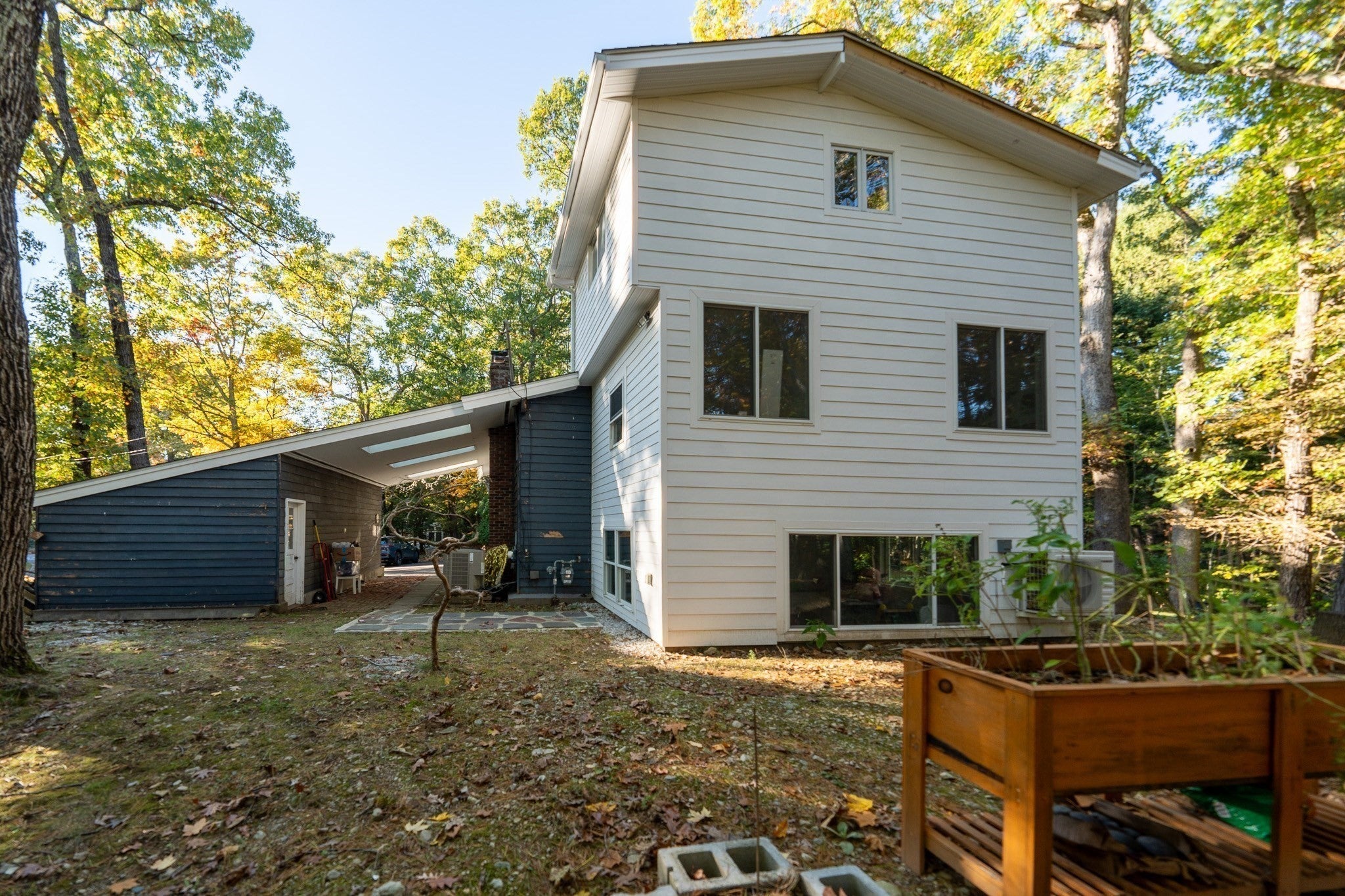 6 Aqueduct Rd