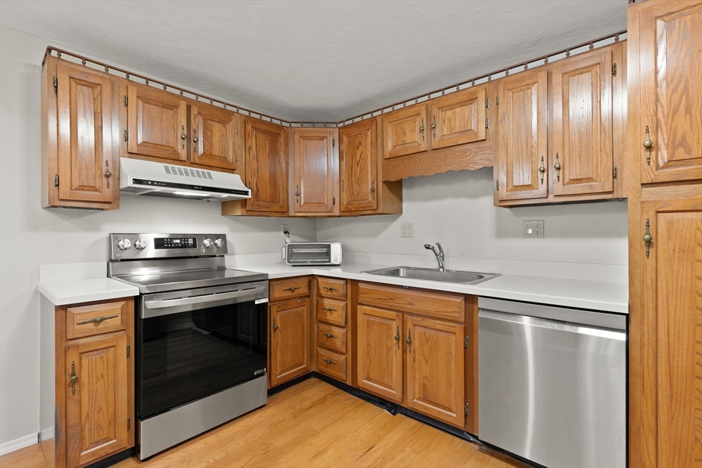 15 Thompson Dr 15