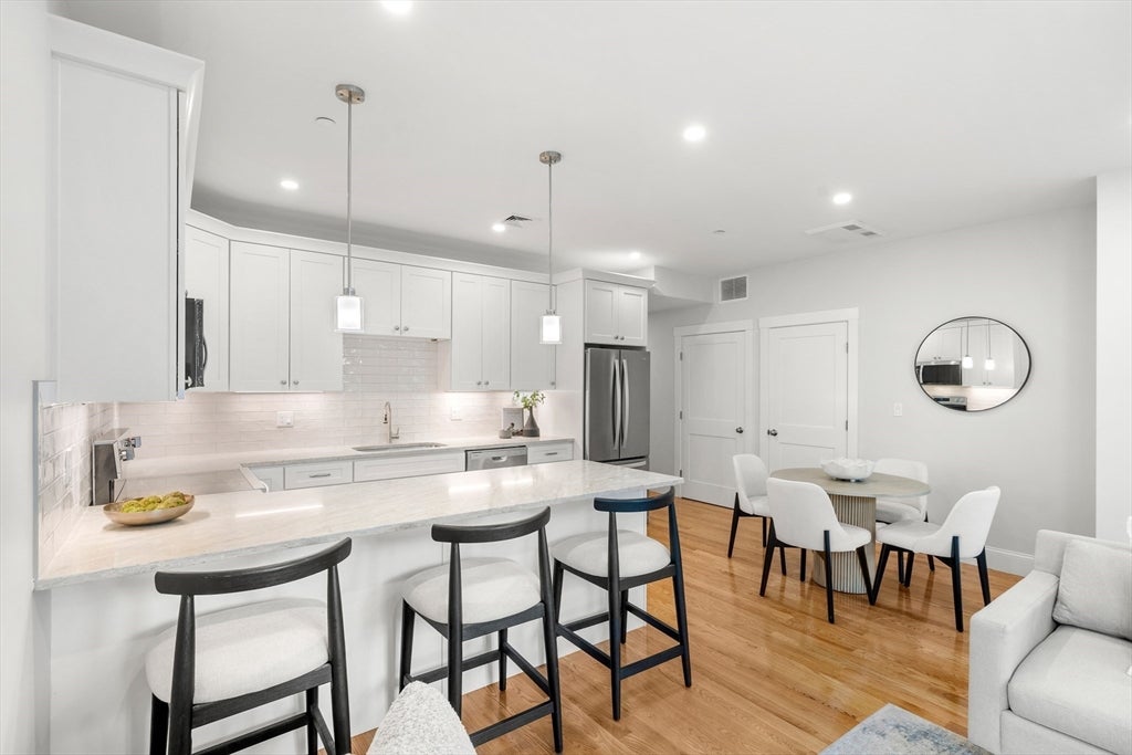 9 Downer Ct 4