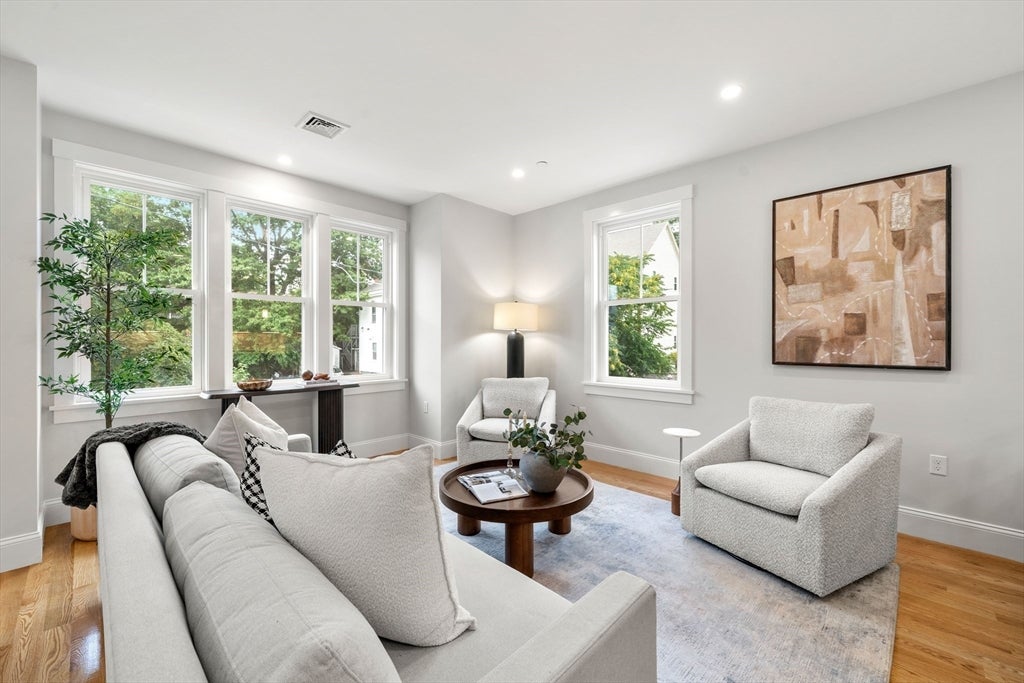 9 Downer Ct 4