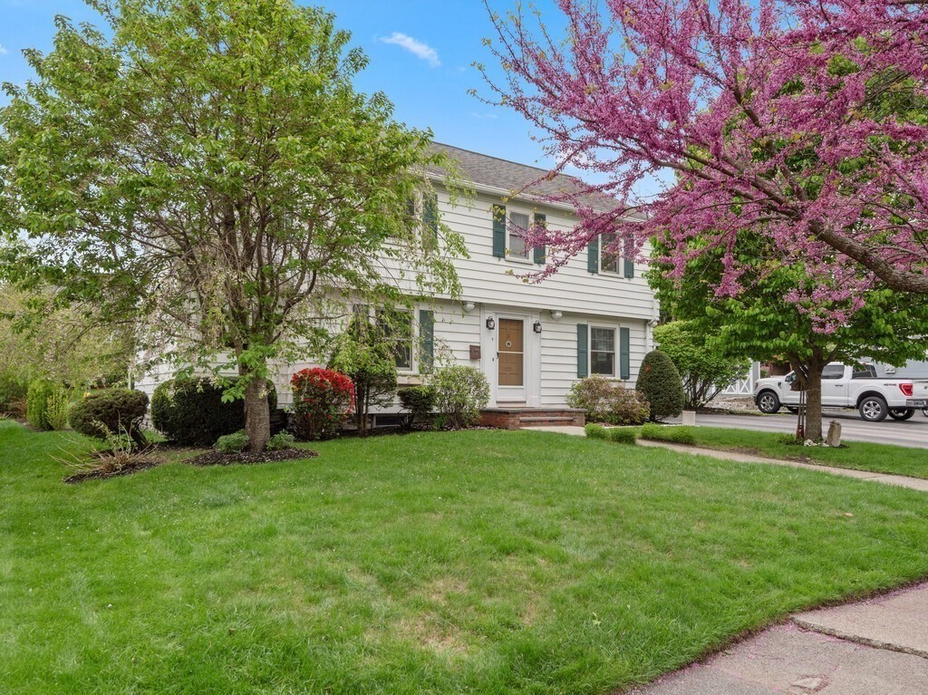 8 Bay State Rd