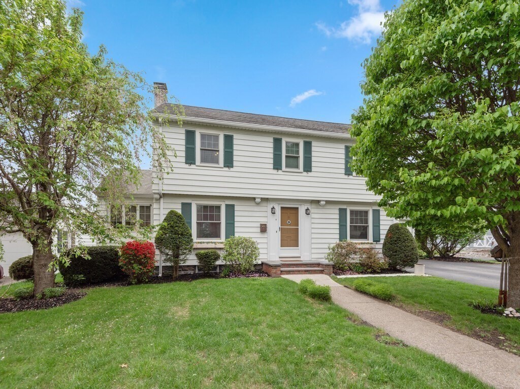 8 Bay State Rd
