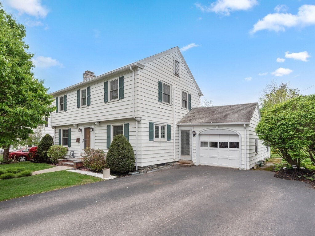 8 Bay State Rd
