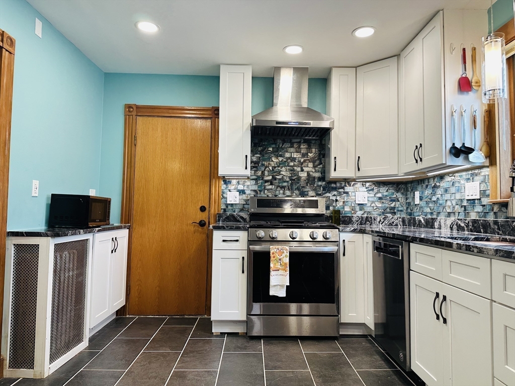 Cambridge, Massachusetts 02140, United States, 1 Bedroom Bedrooms, ,1 BathroomBathrooms,Residential,Active,200046