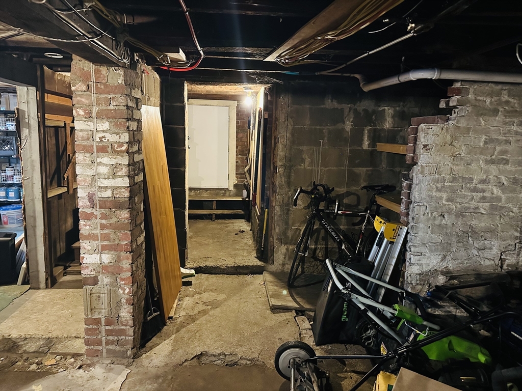 Cambridge, Massachusetts 02140, United States, 1 Bedroom Bedrooms, ,1 BathroomBathrooms,Residential,Active,200046