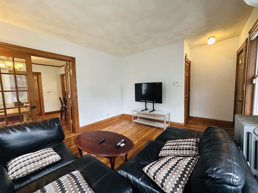 Cambridge, Massachusetts 02140, United States, 1 Bedroom Bedrooms, ,1 BathroomBathrooms,Residential,Active,200046