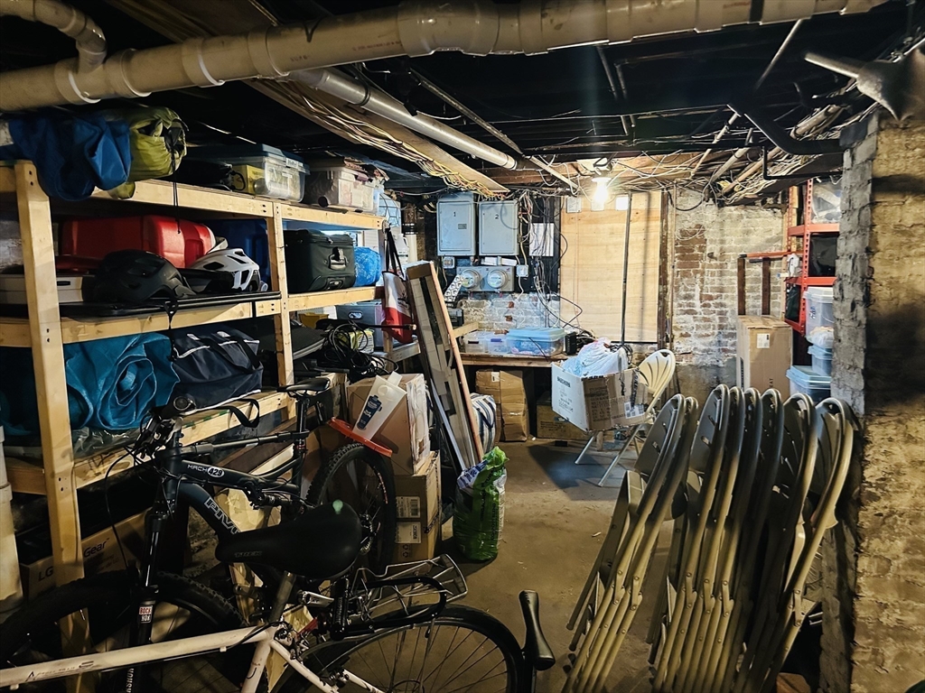 Cambridge, Massachusetts 02140, United States, 1 Bedroom Bedrooms, ,1 BathroomBathrooms,Residential,Active,200046