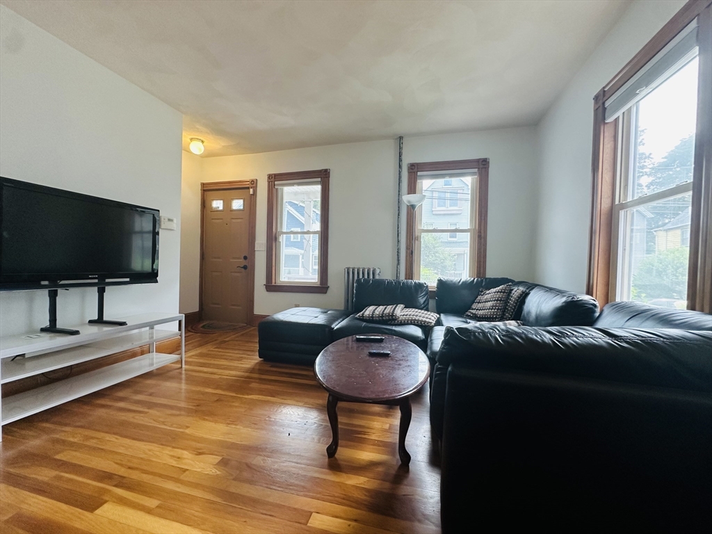 Cambridge, Massachusetts 02140, United States, 1 Bedroom Bedrooms, ,1 BathroomBathrooms,Residential,Active,200046