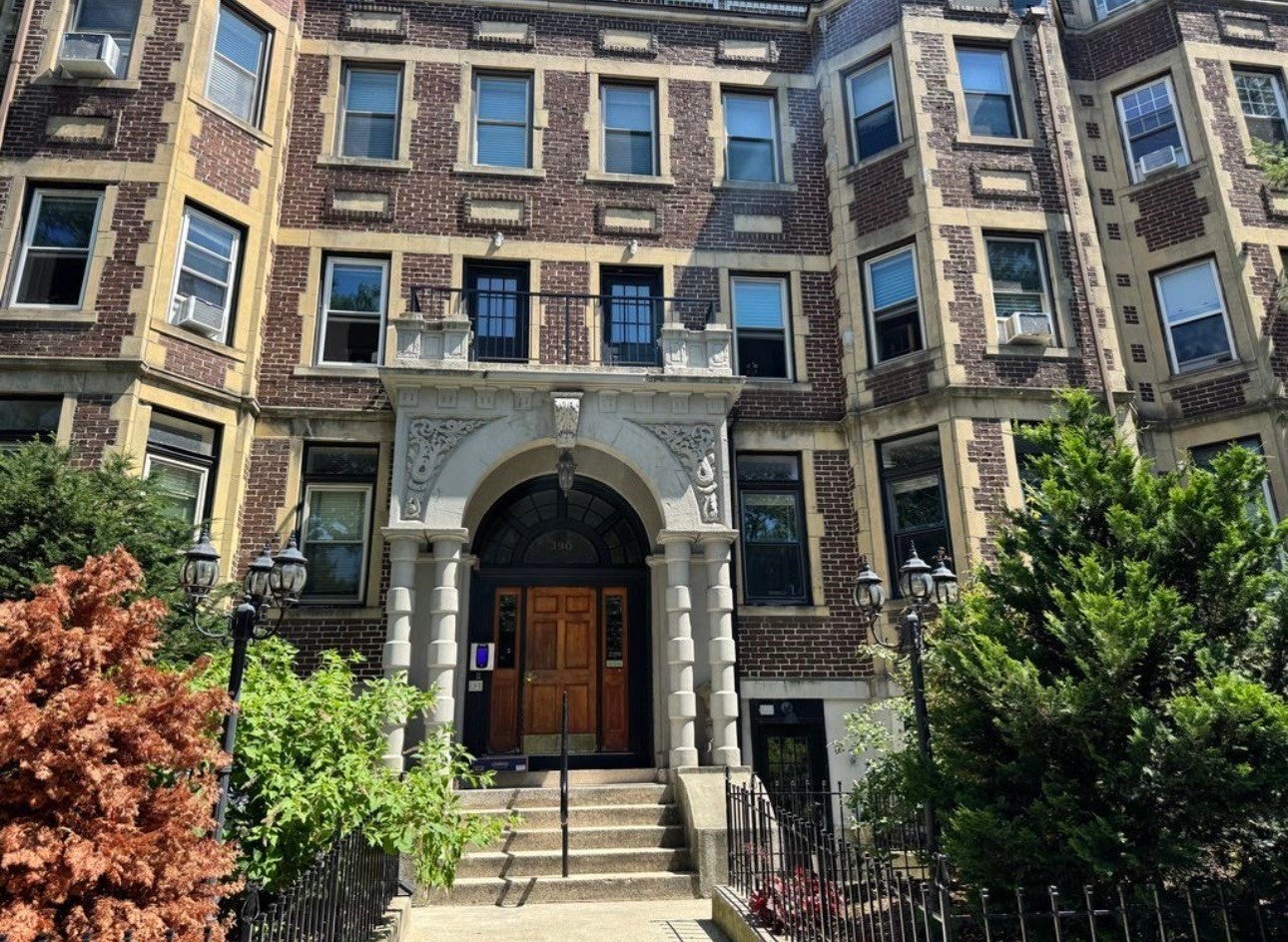 390 Riverway #2, Boston, MA Photo #2