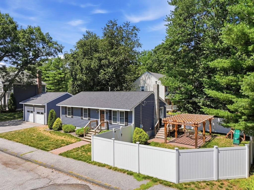 1 Daniels Rd, Hudson, MA, 1 Daniels Rd, Hudson, MA Photo #2