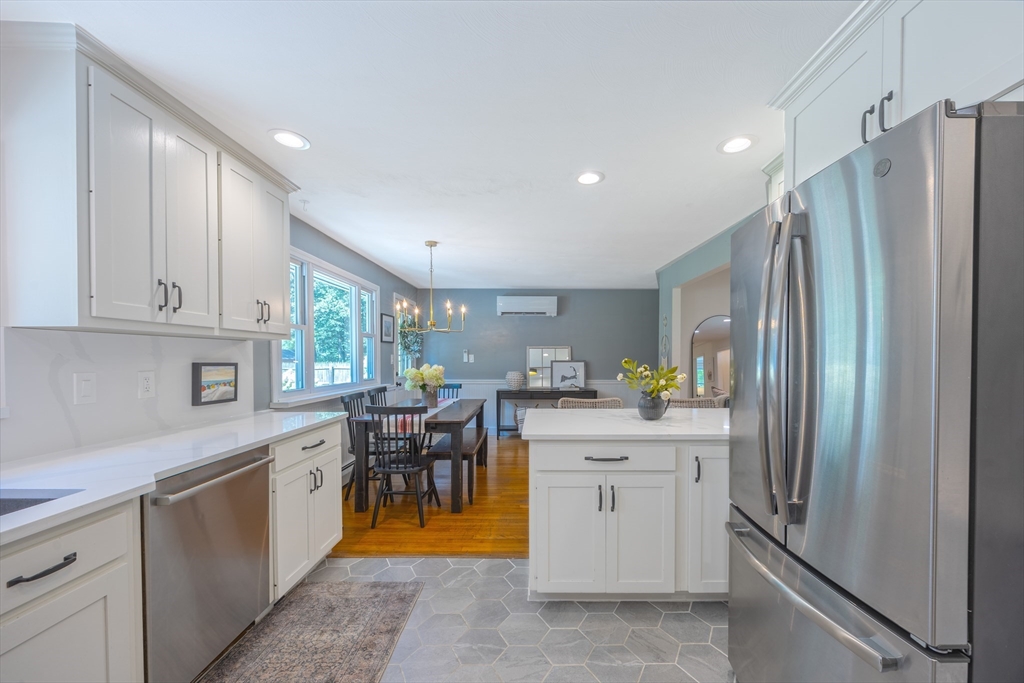 15 Karen Dr
