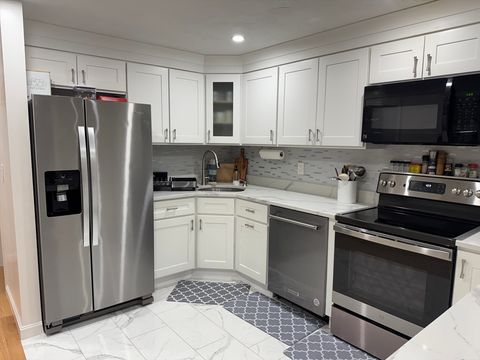 Photo of 75 Huntoon Memorial Hwy #4-3, Leicester, MA 01524 (MLS # 73501366)