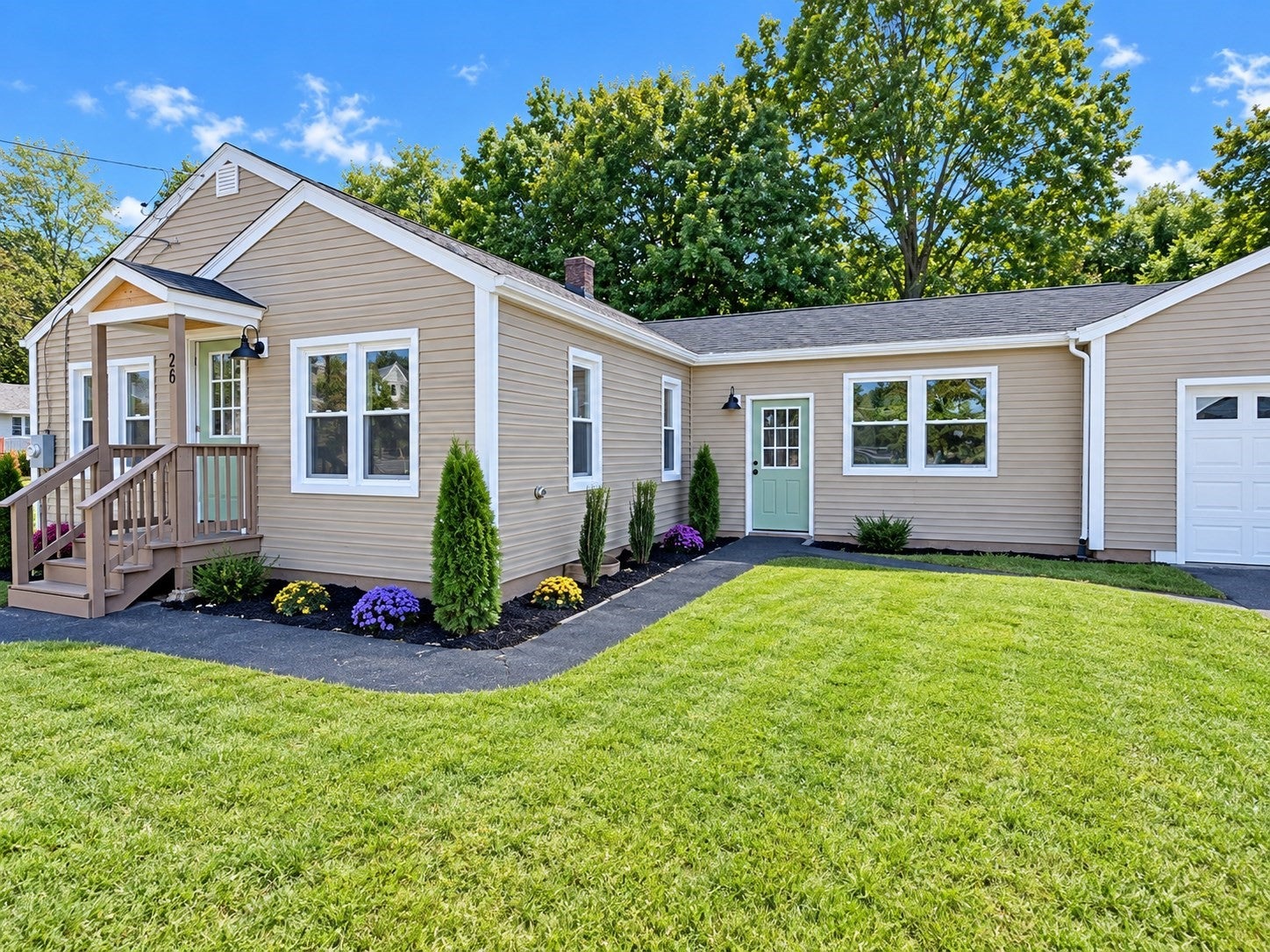 26 Mt Tom Ave, Easthampton, MA Photo #1
