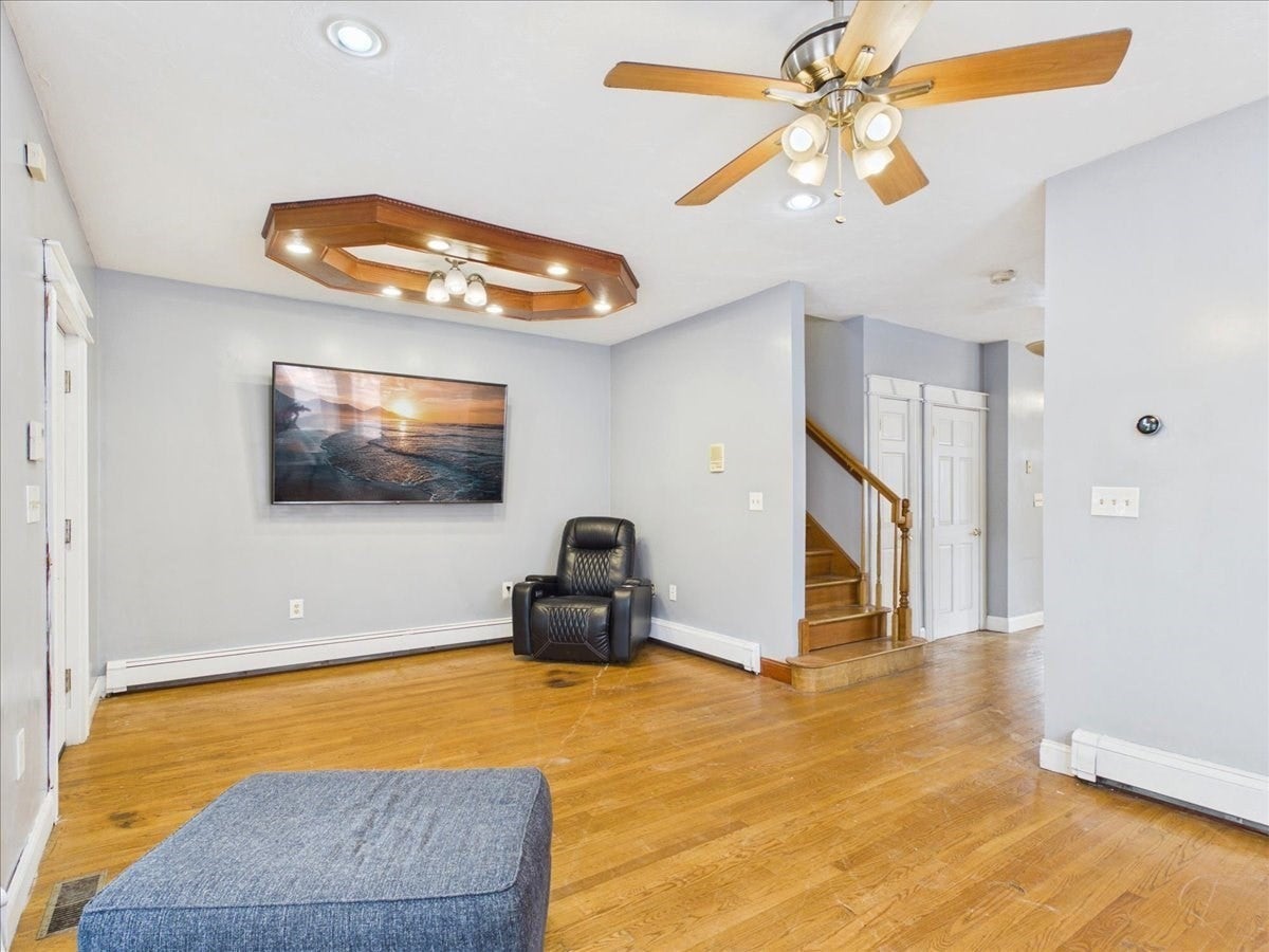 11 Woodrow Avenue 11