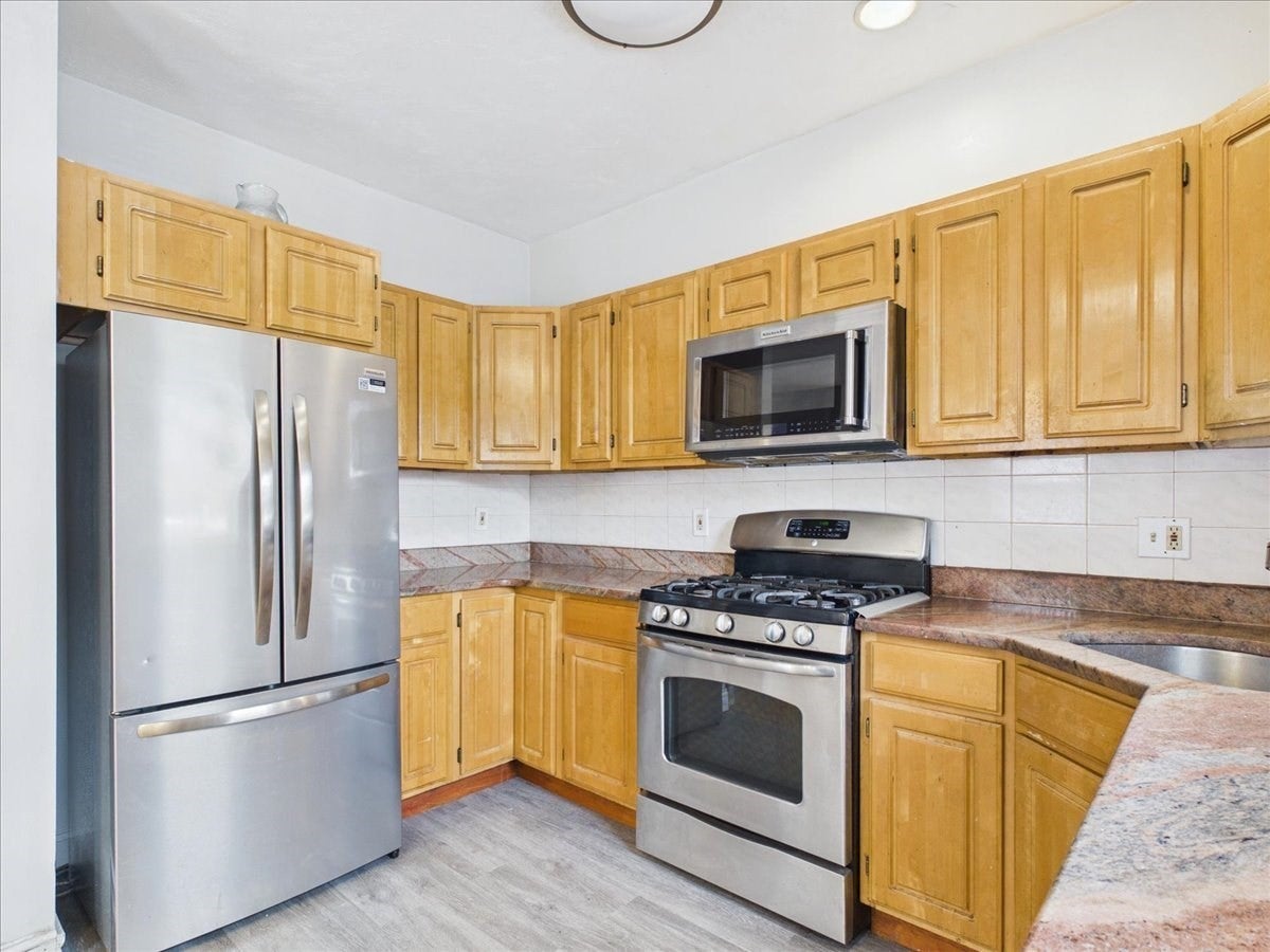 11 Woodrow Avenue #11, Boston, MA Photo #9