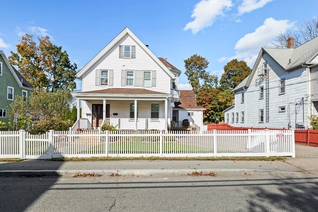 Click for 13 Adams St #2, Taunton, MA slideshow Click for 13 Adams St #2, Taunton, MA slideshow