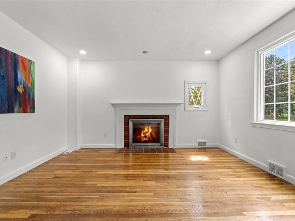 221 Kings Grant Rd