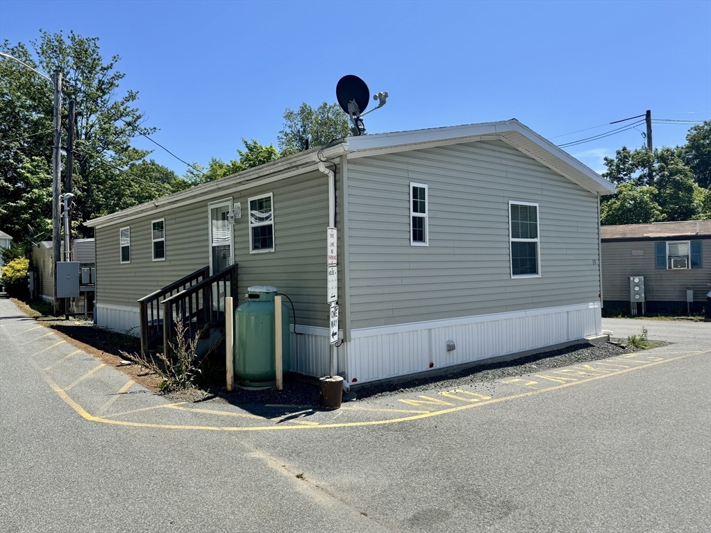 41 Pine St 13