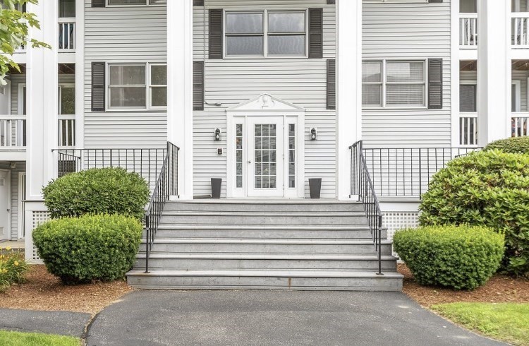 1830 Main St 18