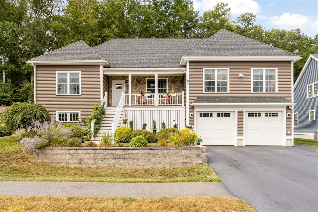 Photo of 8 Willowdale Cir, Ipswich, MA