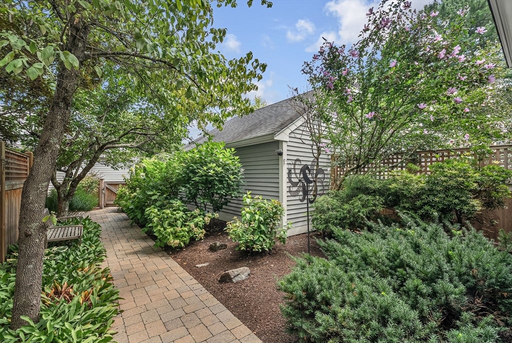 91 Hillside Dr 91